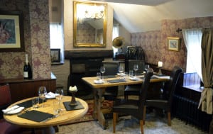 041215 The dining room at the Hare at Scawton (GL1008/19b)